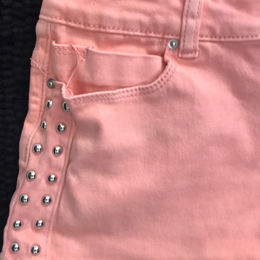 Pink shorts - Picture 2 of 3